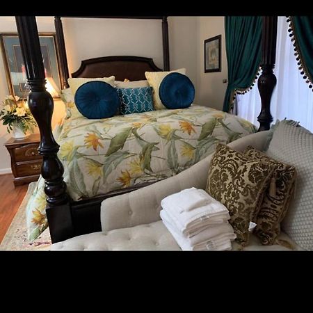 A Place To Stay Worry Free Грийнсбъро Екстериор снимка